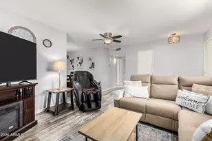 10212 W Royal Oak Rd, Sun City, AZ 85351 - Photo 9