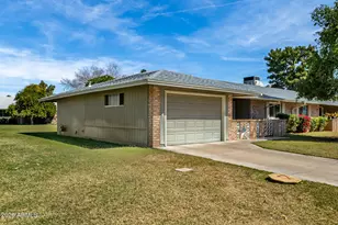 10212 W Royal Oak Rd, Sun City, AZ 85351 - Photo 3