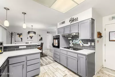 10212 W Royal Oak Road, Sun City, AZ 85351 - Photo 15