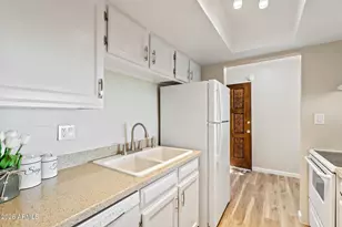 8576 E Indian School Rd, Scottsdale, AZ 85251 - Photo 11