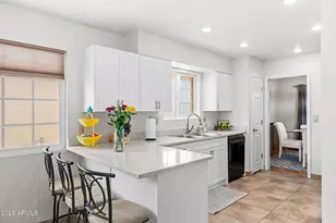 10442 W Prairie Hills Cir, Sun City, AZ 85351 - Photo 11