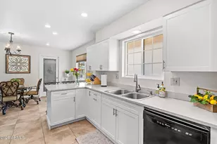 10442 W Prairie Hills Cir, Sun City, AZ 85351 - Photo 13