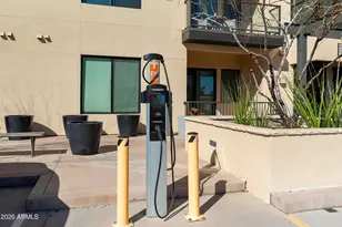 7300 E Earll Dr, Scottsdale, AZ 85251 - Photo 25