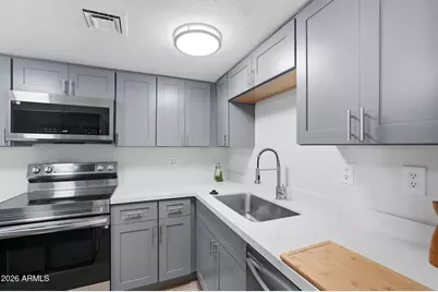 4622 N 71st Lane, Phoenix, AZ 85033 - Photo 7