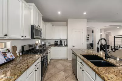 590 E Raven Court, Gilbert, AZ 85297 - Photo 17