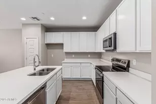 733 E Commonwealth Ave, Chandler, AZ 85225 - Photo 11