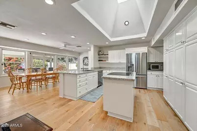 3630 N 54th Court, Phoenix, AZ 85018 - Photo 9