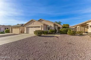 10390 W Yukon Dr, Peoria, AZ 85382 - Photo 5