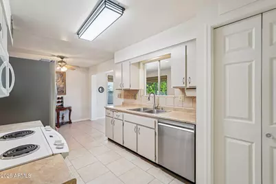 10507 W Kingswood Circle, Sun City, AZ 85351 - Photo 17