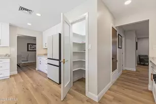 2901 E Las Rocas Dr, Phoenix, AZ 85028 - Photo 9