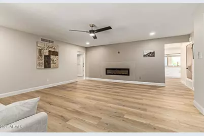 2901 E Las Rocas Drive, Phoenix, AZ 85028 - Photo 9