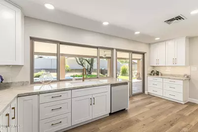 2901 E Las Rocas Drive, Phoenix, AZ 85028 - Photo 11