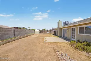 8626 W Lawrence Ln, Peoria, AZ 85345 - Photo 31