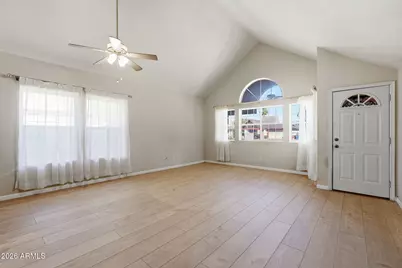 321 E Mitchell Drive, Phoenix, AZ 85012 - Photo 9