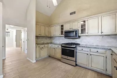 321 E Mitchell Drive, Phoenix, AZ 85012 - Photo 15