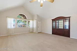 321 E Mitchell Dr, Phoenix, AZ 85012 - Photo 11