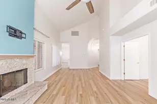 1527 E Beacon Dr, Gilbert, AZ 85234 - Photo 3