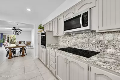 6639 N Chatelaine Place, Phoenix, AZ 85014 - Photo 11