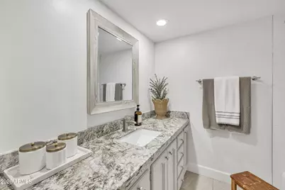 6639 N Chatelaine Place, Phoenix, AZ 85014 - Photo 23