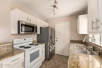 7006 S 45th Street, Phoenix, AZ 85042 - Photo 9