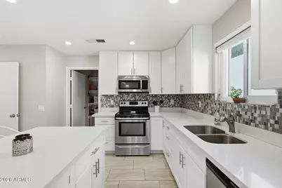 26429 S Greencastle Drive, Sun Lakes, AZ 85248 - Photo 11