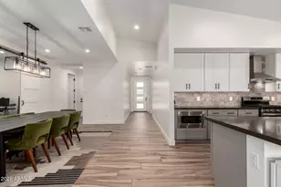 2418 E Amelia Ave, Phoenix, AZ 85016 - Photo 3