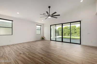 2418 E Amelia Avenue, Phoenix, AZ 85016 - Photo 9