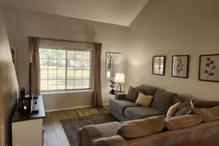 860 N McQueen Rd, Chandler, AZ 85225 - Photo 3