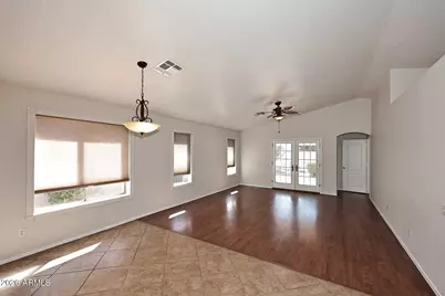 4719 E Amberwood Drive, Phoenix, AZ 85048 - Photo 9