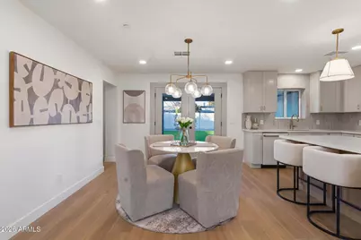 8520 E Highland Avenue, Scottsdale, AZ 85251 - Photo 15