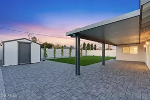 8520 E Highland Ave, Scottsdale, AZ 85251 - Photo 29