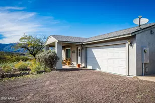 20880 E Tara Springs Rd, Black Canyon City, AZ 85324 - Photo 3