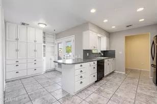 10215 W Mountain View Rd, Sun City, AZ 85351 - Photo 9