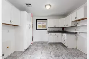 10215 W Mountain View Rd, Sun City, AZ 85351 - Photo 11