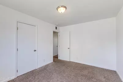 5657 N 39th Avenue, Phoenix, AZ 85019 - Photo 13