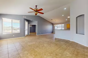 871 E Sherri Dr, Gilbert, AZ 85296 - Photo 5