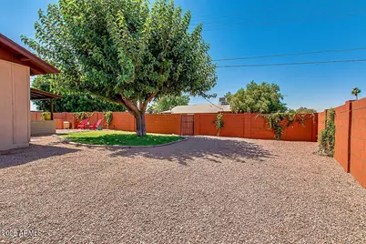 8701 E Edgemont Avenue, Scottsdale, AZ 85257 - Photo 5