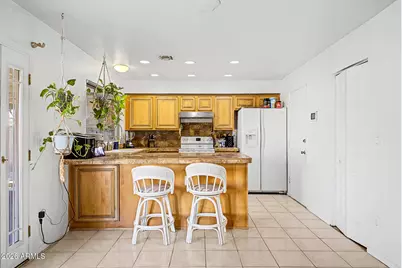 10049 N 47th Avenue, Glendale, AZ 85302 - Photo 9