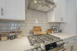 127 W Holcomb Ln, Phoenix, AZ 85003 - Photo 9