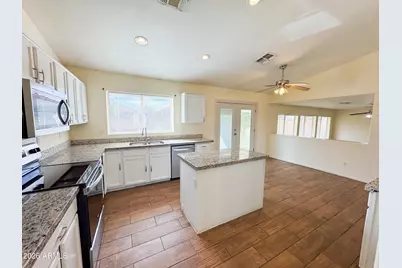 7417 W Jones Avenue, Phoenix, AZ 85043 - Photo 11