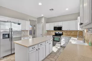 3367 W Via Del Sol Dr, Phoenix, AZ 85027 - Photo 3