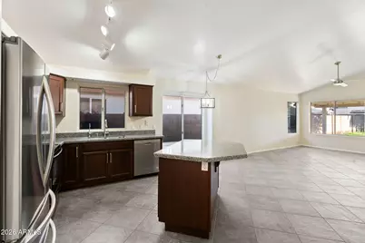 523 W Kelton Lane, Phoenix, AZ 85023 - Photo 9