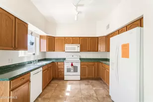 246 S Clubhouse Ln, Sierra Vista, AZ 85635 - Photo 7