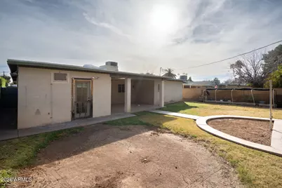 4136 E Montecito Avenue, Phoenix, AZ 85018 - Photo 15