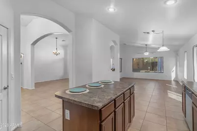 10340 W Albeniz Place, Tolleson, AZ 85353 - Photo 9