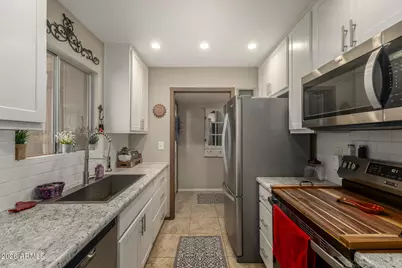 9845 W Royal Ridge Drive, Sun City, AZ 85351 - Photo 13