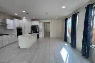 3540 E Tina Dr, Phoenix, AZ 85050 - Photo 5