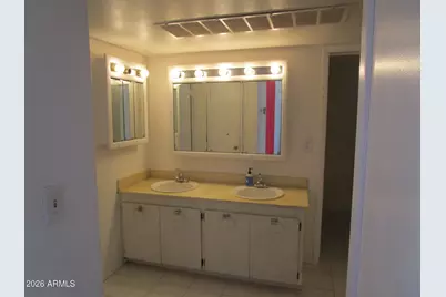 3737 E Turney Avenue #226, Phoenix, AZ 85018 - Photo 13