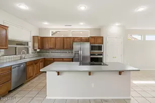 18042 N Petrified Forest Dr, Surprise, AZ 85374 - Photo 21