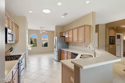 15437 W Moonlight Way, Surprise, AZ 85374 - Photo 9